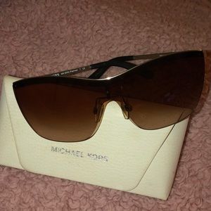 Michael Kors woman’s sunglasses